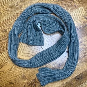 Men’s Old Navy Gray Scarf